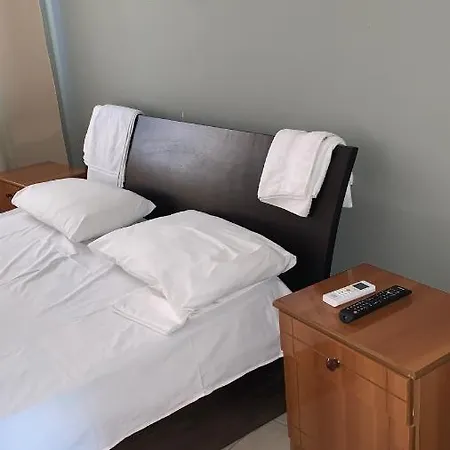 酒店 Blue Eye Hotel