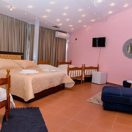 Hotel Blue Eye Korce
