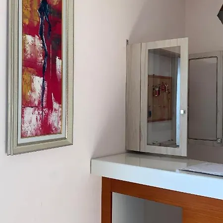 Hotel Blue Eye 3*