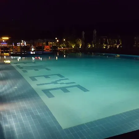 Blue Eye Hotel 3*